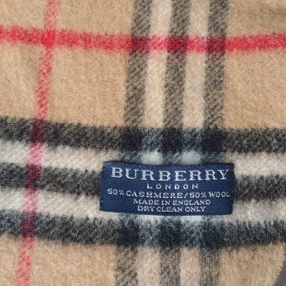 sold Burberry Wool & Cashmere Blend Scarf - Picture 2 of 3
